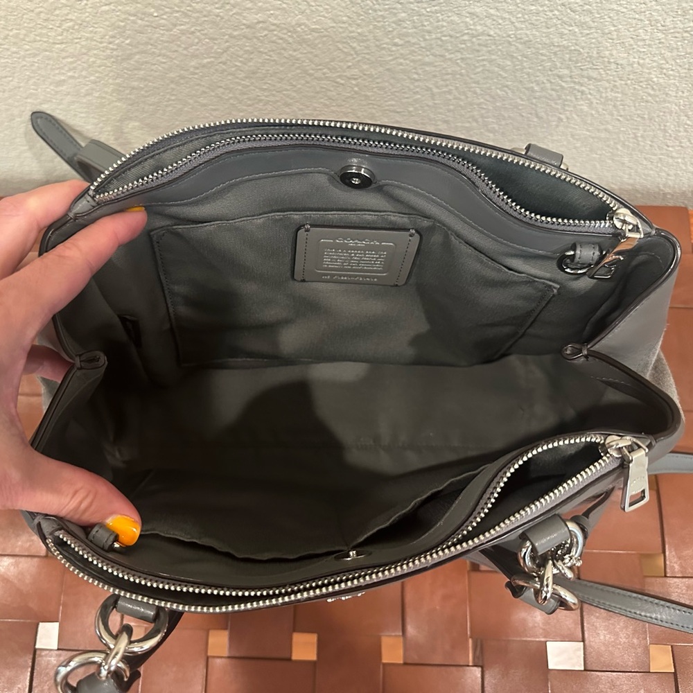 Coach grey pebble leather and suede bag - Picture 3 of 5